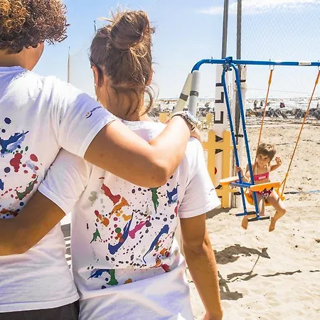 New Castle מלון 3*