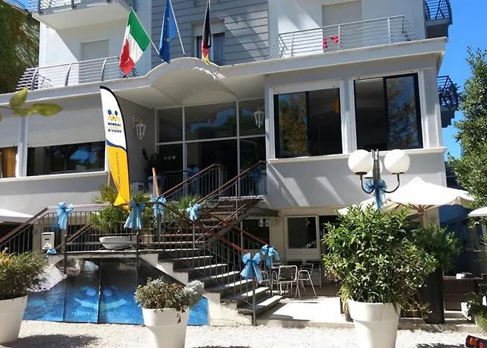 New Castle فندق 3*